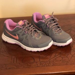 Nike Revolution 2 sneakers